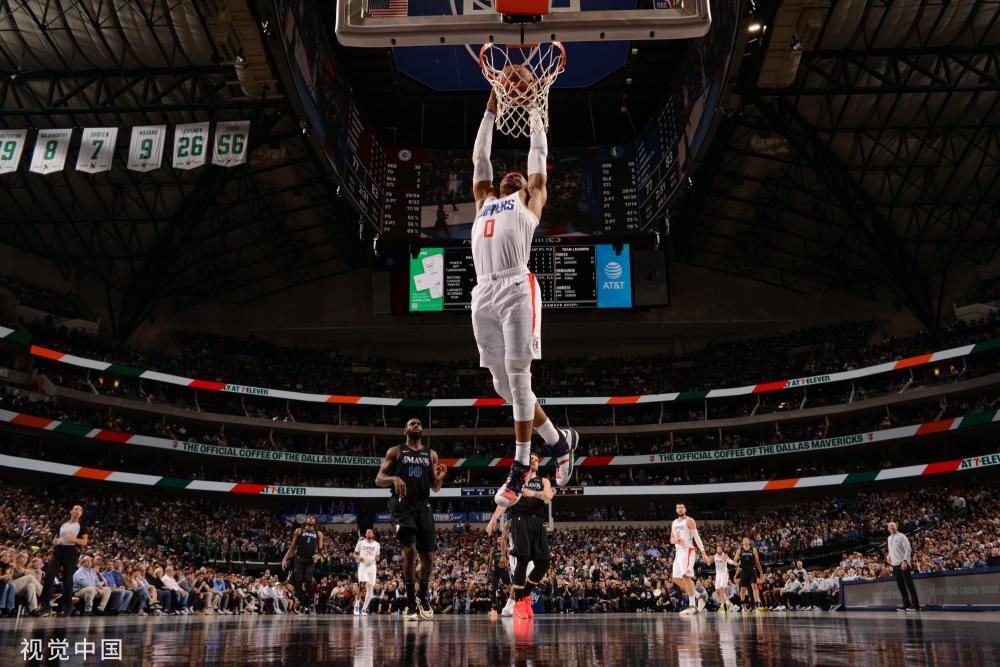 在足球场上 在足球场上